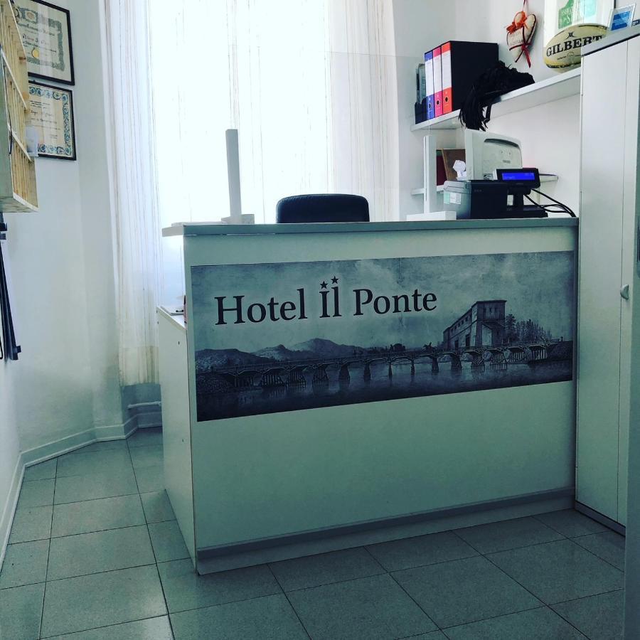 צ'צ'ינה Hotel Il Ponte מראה חיצוני תמונה