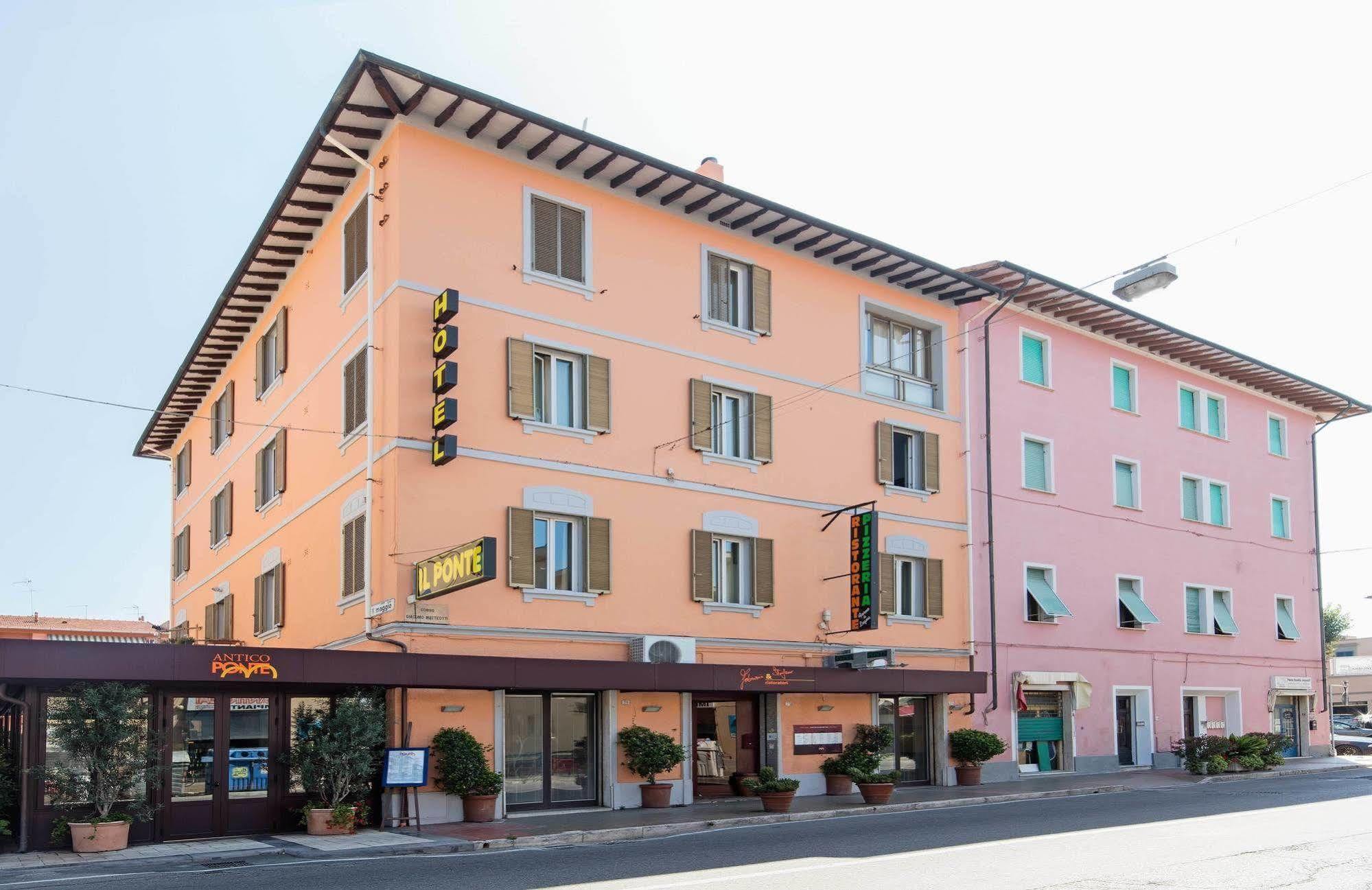 צ'צ'ינה Hotel Il Ponte מראה חיצוני תמונה