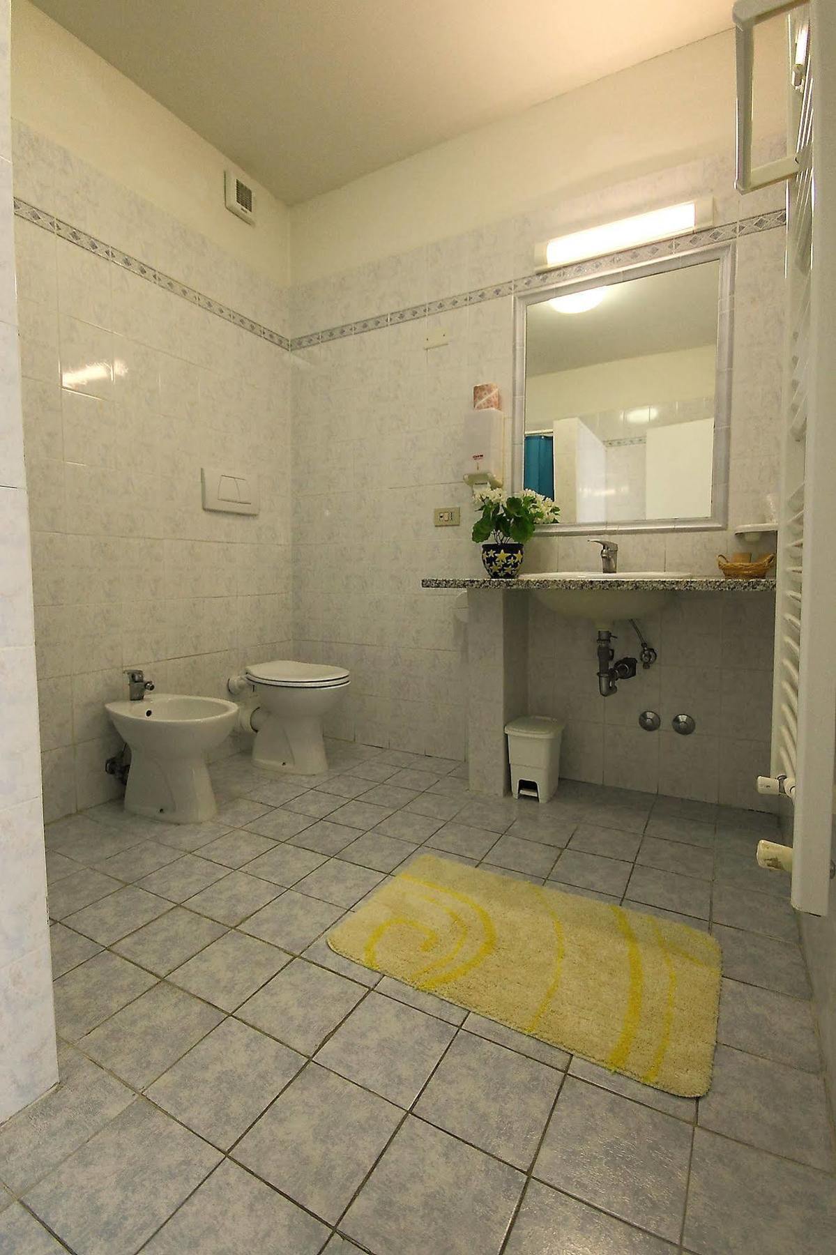 צ'צ'ינה Hotel Il Ponte מראה חיצוני תמונה