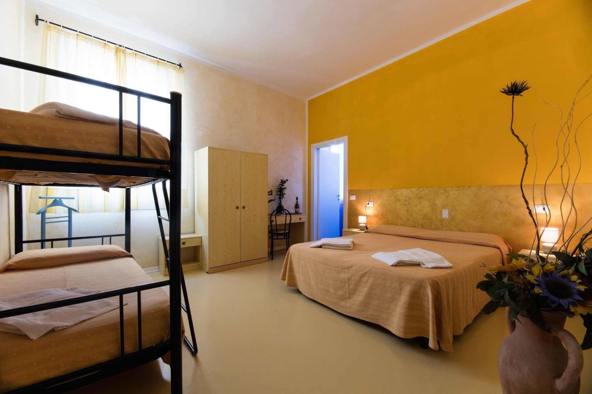 צ'צ'ינה Hotel Il Ponte מראה חיצוני תמונה