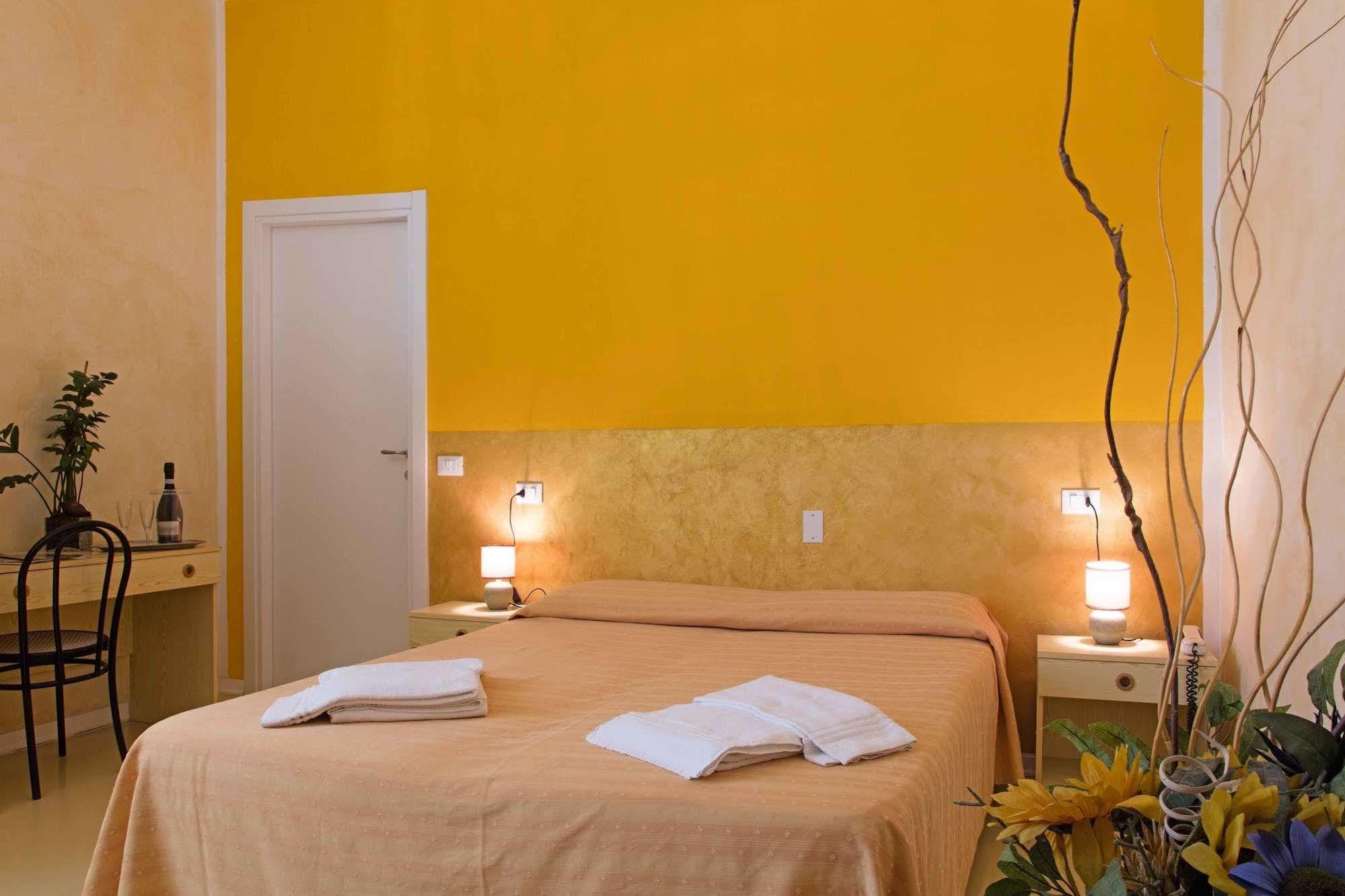 צ'צ'ינה Hotel Il Ponte מראה חיצוני תמונה