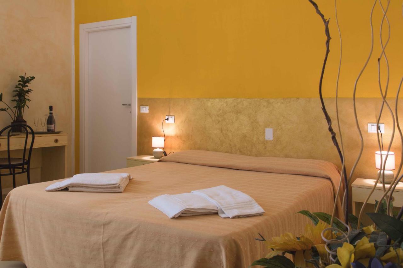צ'צ'ינה Hotel Il Ponte מראה חיצוני תמונה